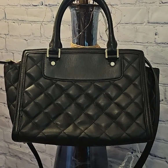 Michael KORS QUILTED Leather Satchel Like New - Picture 5 of 7